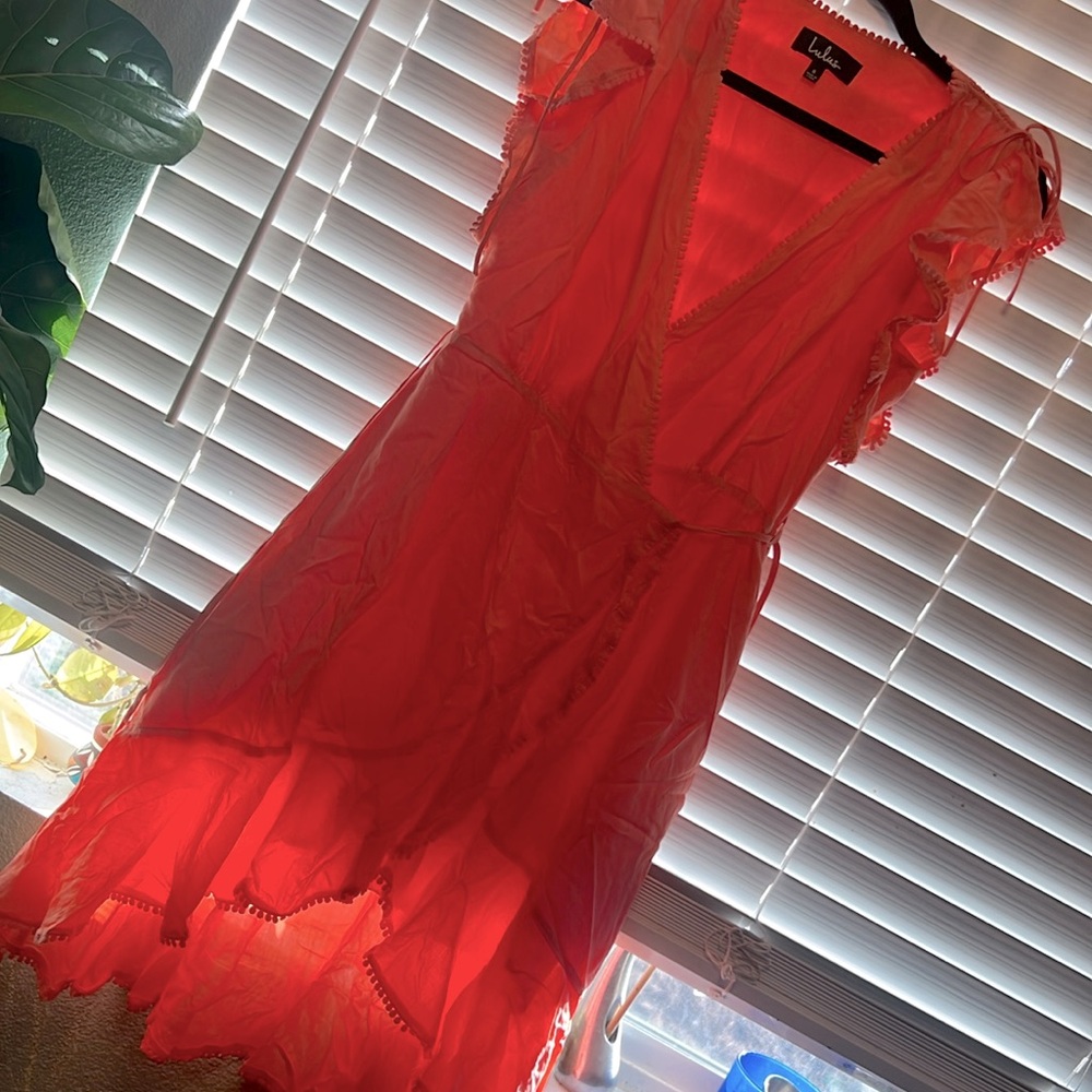 Lulus  size small excellent gently used condition tie wrap dress